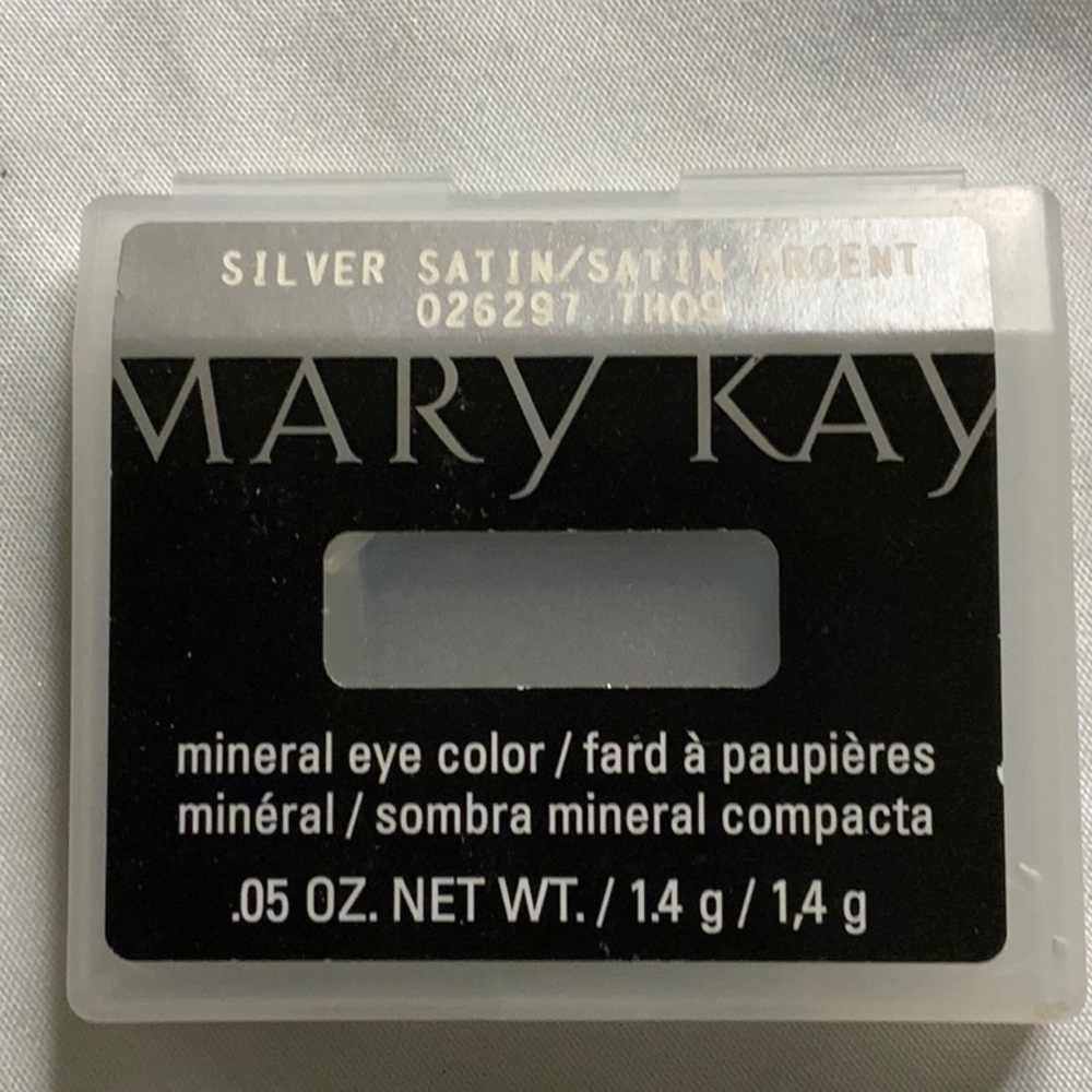 Mary Kay Silver Satin Mineral Eye Color
